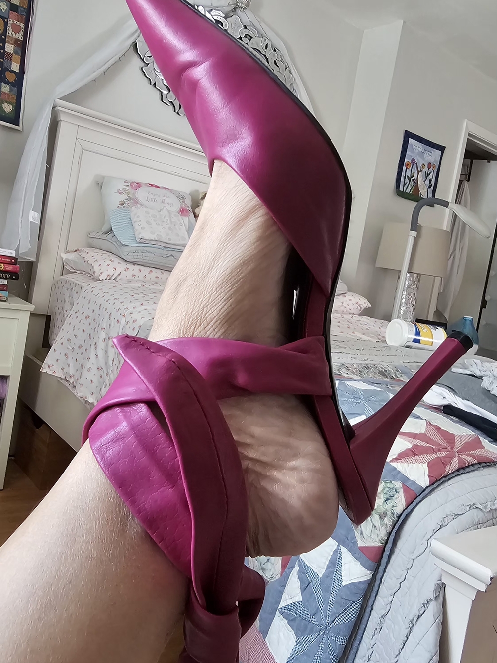 Women's Fuchsia Pointed-Toe Stiletto Heels with Wrap Detail